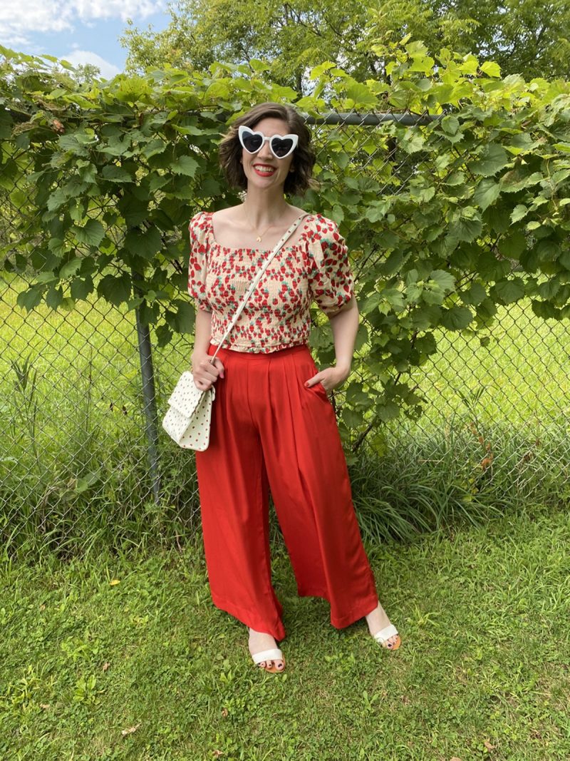 Summer Outfit Photo Dump | Coastal Grandma, Strawberries, + More! | theoutfitrepeater.com