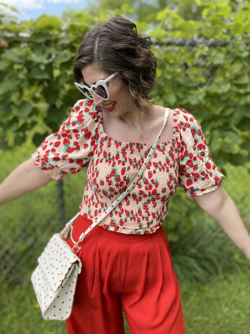Summer Outfit Photo Dump | Coastal Grandma, Strawberries, + More! | theoutfitrepeater.com