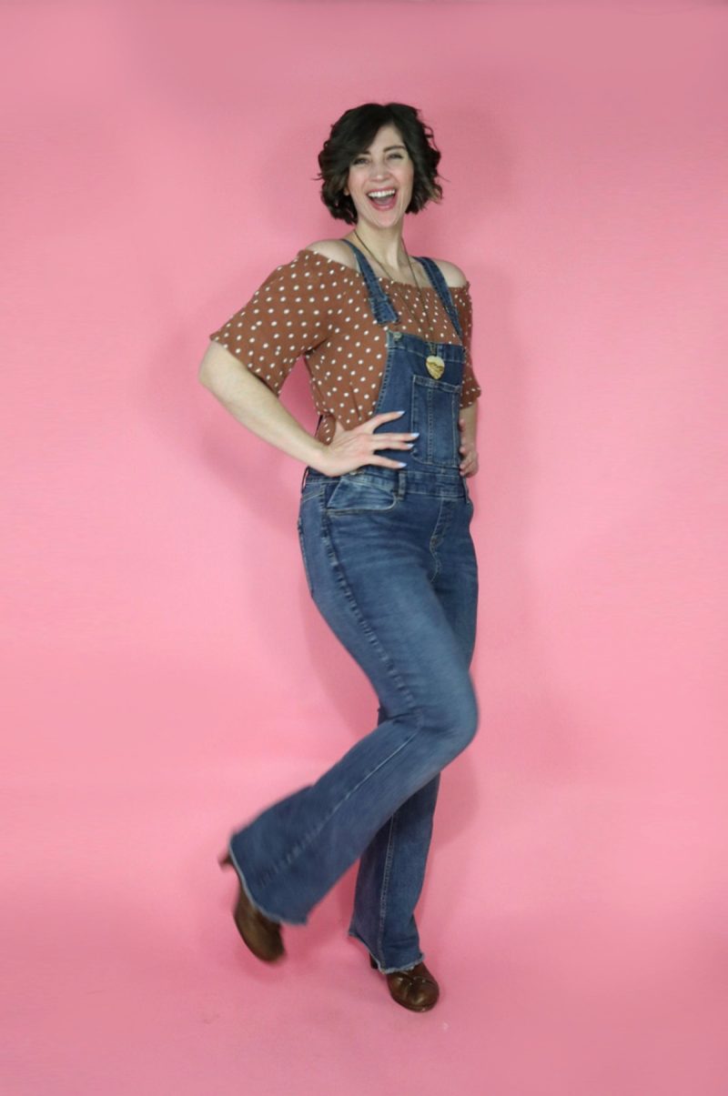 9 Fun Ways To Wear Flare Denim Overalls | theoutfitrepeater.com