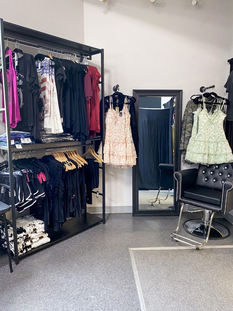 Shop Small Wisconsin: What I Tried On at Envy Bootique | theoutfitrepeater.com