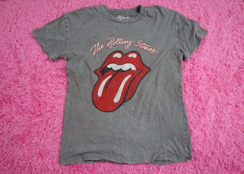 gray rolling stones t-shirt with red logo icon. thrift vintage fashion mystery t-shirt box review