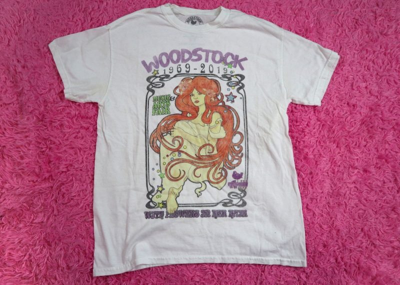 white t-shirt with woodstock design on it. thrift vintage fashion mystery t-shirt box review