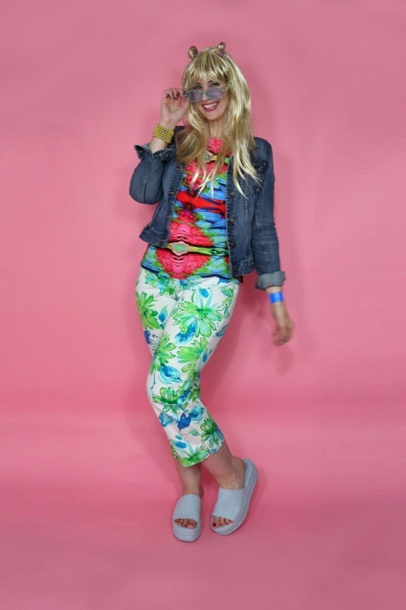 The Ultimate '00s Icon: A Lizzie McGuire Halloween Costume | theoutfitrepeater.com