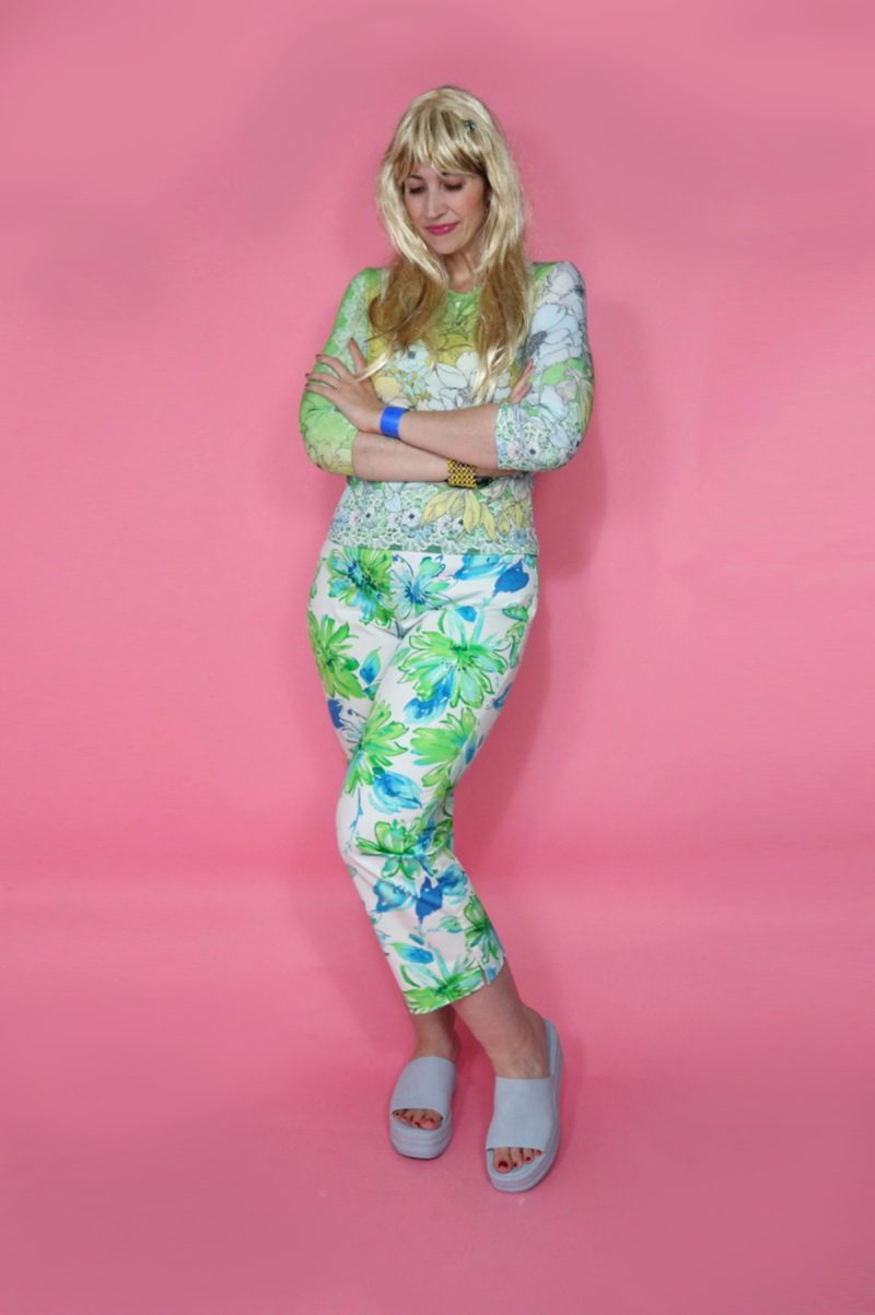 The Ultimate '00s Icon: A Lizzie McGuire Halloween Costume | theoutfitrepeater.com