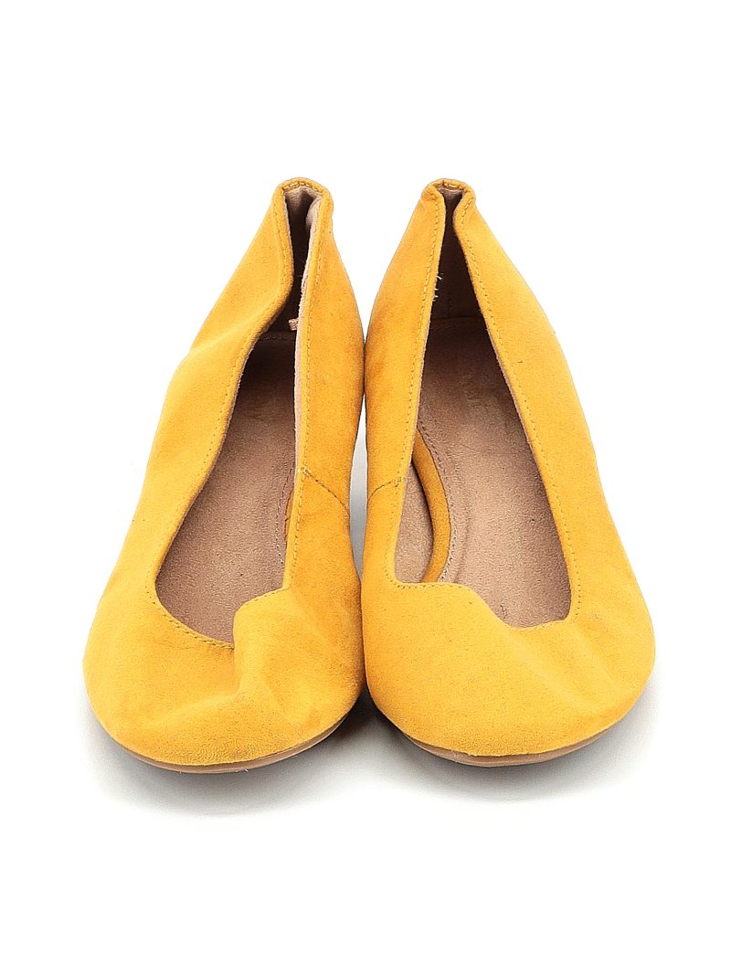 My 10 Best thredUP Finds of The Year (+ How I Styled Them!) | theoutfitrepeater.com